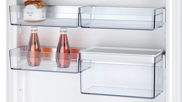 Neff KI8416DE0 N90 beépíthető hűtőszekrény ajándék Bosch TAT3P420 kenyérpirítóval, 187 liter, E - Beépíthető hűtő, fagyasztó, borhűtő